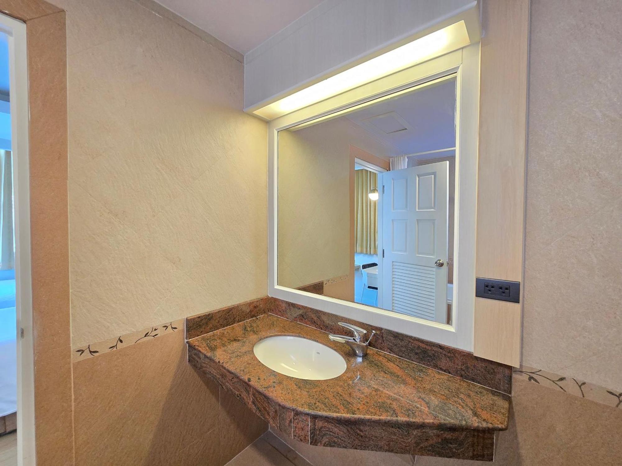 Sira Boutique Residence - Newly Renovated Patong Εξωτερικό φωτογραφία